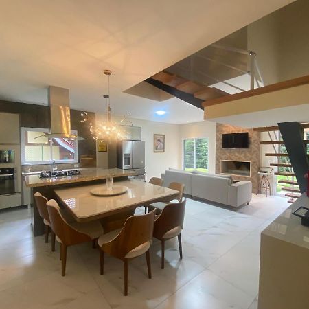 Hostyn Casa Manancial -4 Suites E Natureza Proxima Ao Capivari Campos do Jordão エクステリア 写真